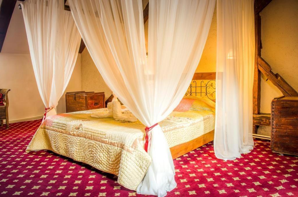 The Attic Apartment Brasov Ngoại thất bức ảnh