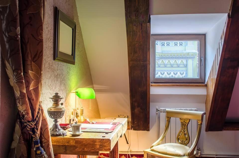 The Attic Apartment Brasov Ngoại thất bức ảnh