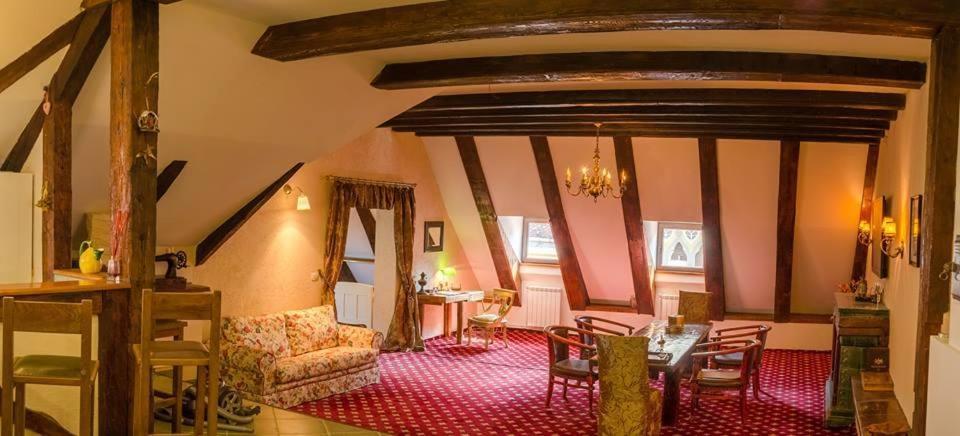 The Attic Apartment Brasov Ngoại thất bức ảnh